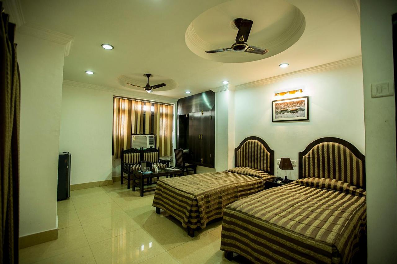 Deep Hotel Lucknow Exterior photo
