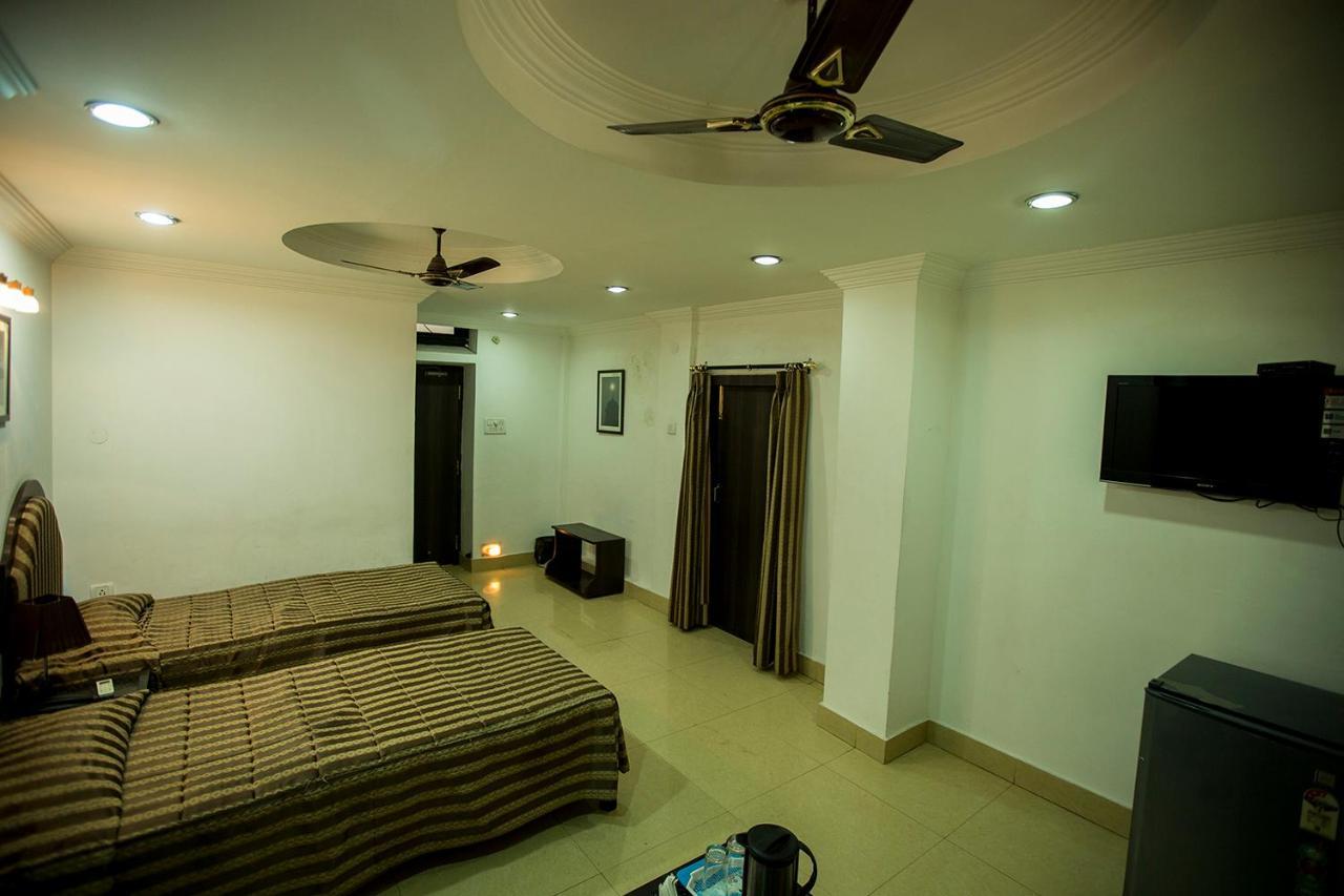 Deep Hotel Lucknow Exterior photo