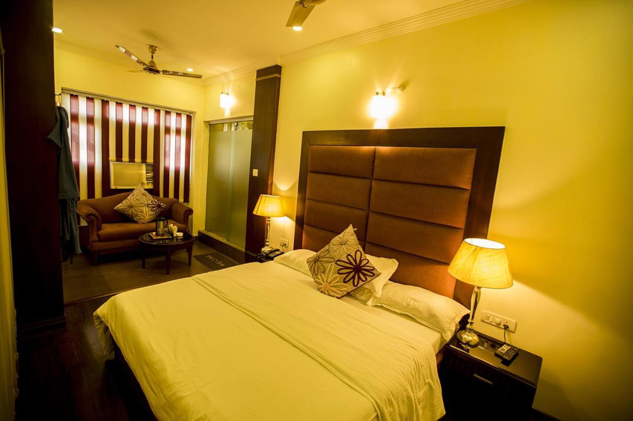 Deep Hotel Lucknow Exterior photo
